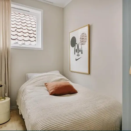 With 2 Bedrooms 아파트