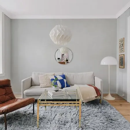 With 2 Bedrooms 아파트